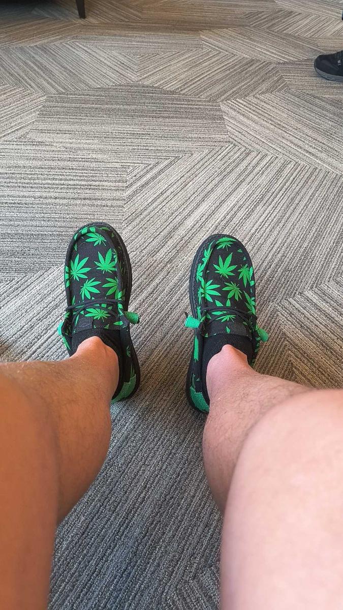 Item: Black/Green, 7