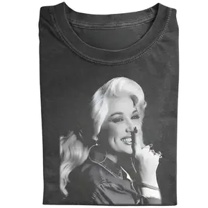 Comfort Colors Vintage Dolly Parton Secrets, You’re Good At Keeping Secrets Graphic Tee- Dolly Parton Quotes - 80s Country Music Shirt - Run, Rose, Run Merch Casual