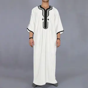 Men's Muslim casual V-neck bat sleeve robe, embroidered to contrast with pleated robeRAIMENTRY