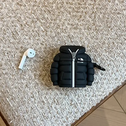 1 down jacket headphone case, cute wireless Bluetooth headphone case, drop resistant, durable and stylish accessory, suitable for AirPods 5/pro3/1/2/3/4/pro/pro2 (shape may vary depending on model)