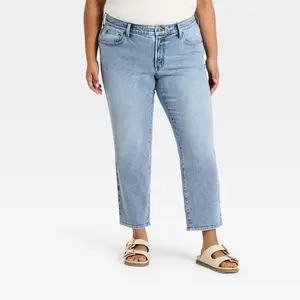 Women's 80's Slim Mid-Rise Ankle Length Pant - Universal Thread Medium Wash 17 Short