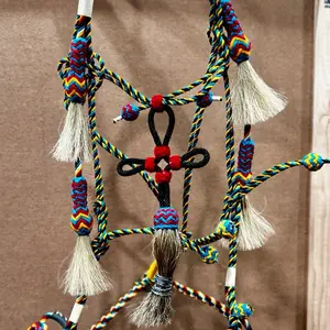 Juego Bosal y Riendas con serda de caballo disponible en diferentes colores y diseños