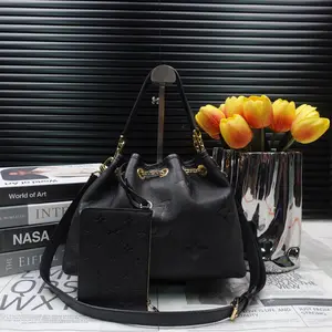 Pre-owned Louis Vuitton calfskin Shoulder Bags Summer Bundle Black Shoulder Bag T10221256