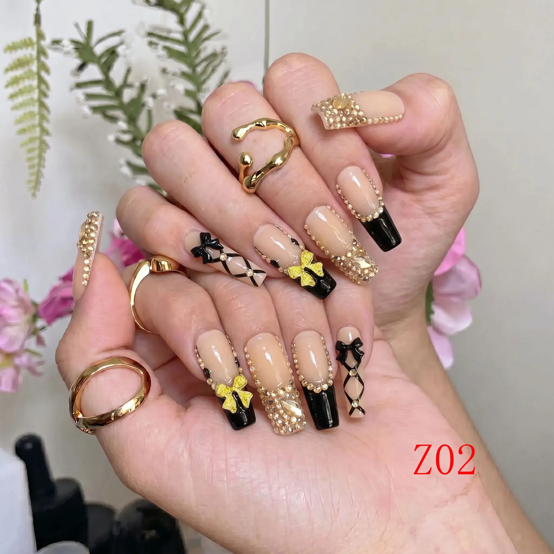 Nailbeebee Z02 1.3 inch Handmade Press-On Nails | Reusable,Salon-Quality,Long-Lasting,Glossy Design |  For Daily Office & Workplace,Date Nights & Romantic Outings,Shopping & City Leisure Trips,Holiday & Short Travels