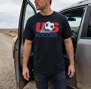USA Soccer Retro Vintage Graphic Gildan T-Shirt – United States Football Fan Tee, Classic Soccer Supporter Shirt