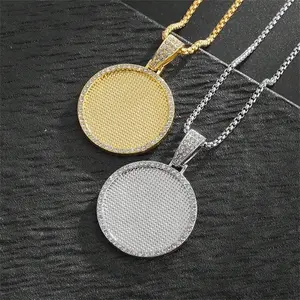 Round Frame Couple Pendant Necklace, Stylish and Personalized Jewelry Gift for Him & Her, Ideal for Anniversaries & Birthdays