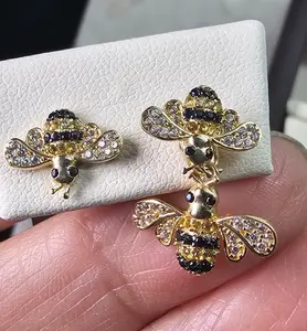 14K Italian Gold Bee Earrings and Pendant Set - Set de Abejas 14k Oro Italiano
