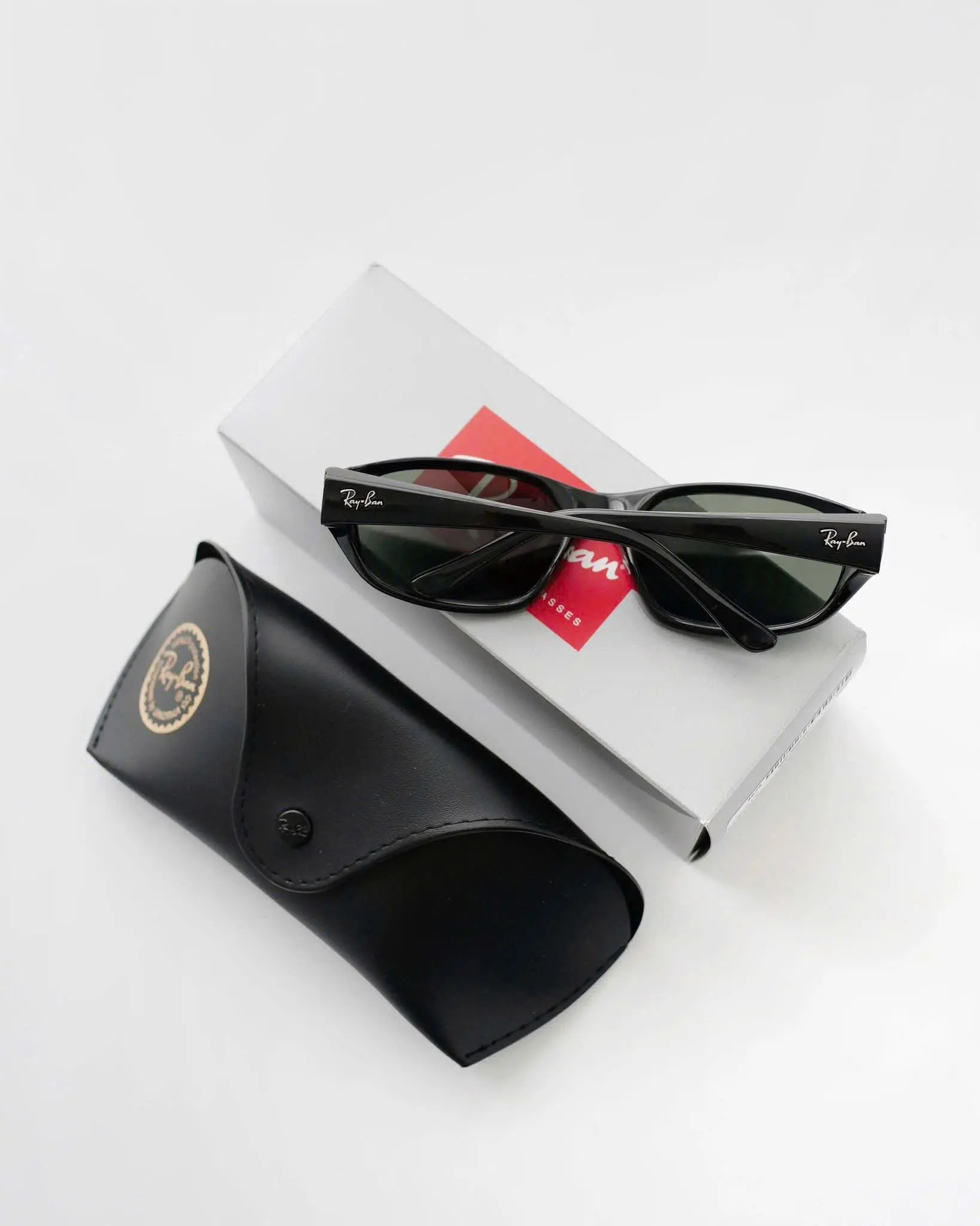 Vintage Rectangle Black Sunglasses for Men & Women, UV400 Retro Slim Frame Fashion Eyewear Street Style