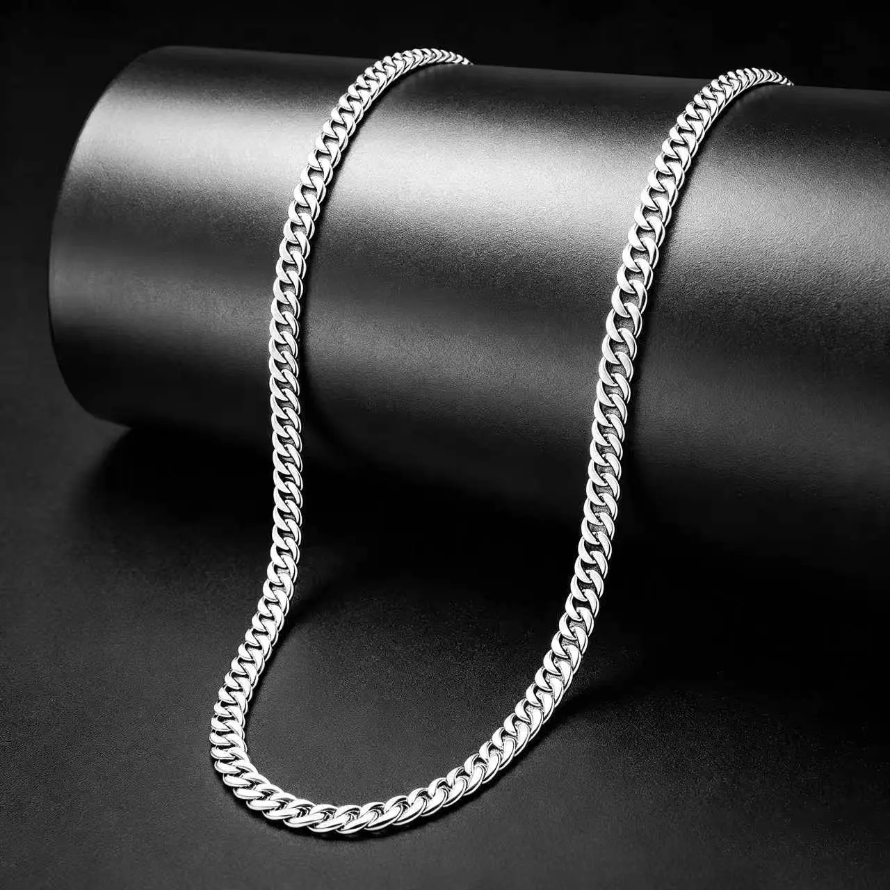 Elegant Silver Plated Snake Chain Necklace – Timeless Style for Every Occasion Men’s Silver Cuban Link Chain Necklace, 8mm Stainless Steel Curb Chain, Non-Tarnish Hypoallergenic Hip Hop Jewelry for Daily Wear, Streetwear, and Gift Giving