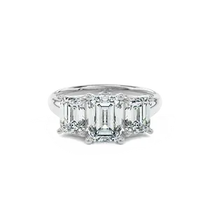Daphnis Trinity Engagement Ring Emerald•White Gold