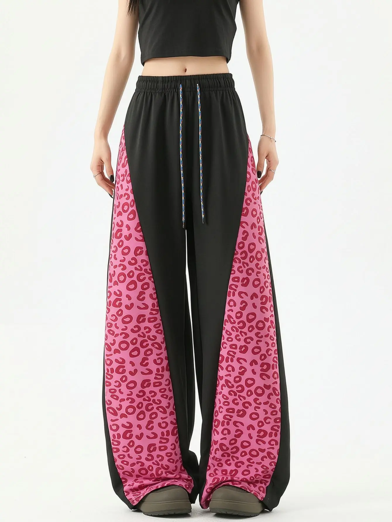 Women’s color-blocked leopard print jogger sweatpants featuring colorful woven drawstring and elastic waistband, street hip-hop casual athletic pants