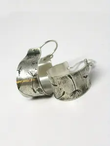 Holiday ethnic wind silver-plated dandelion pattern floating in the wind semi-circle hoop earrings for men fashion travel exquisite birthday gift