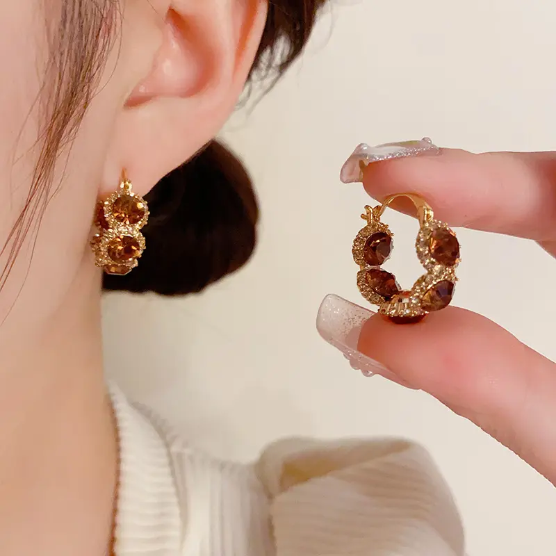 Shiny Retro Temperament Exquisite Zircon Circle Ear Clips, DDES0148  Unique Design, Light Luxury, High-end Fashion Earrings for Women, 14K Gold-Plated
