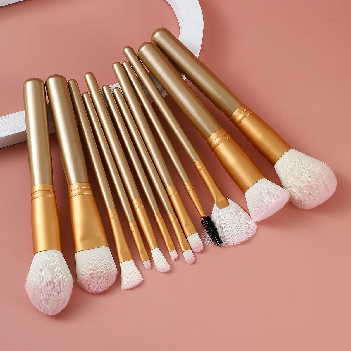12Pcs Luxury Champagne Gold Makeup Brush Set, Soft Gradient Synthetic Bristles Professional Face Eye Cosmetic Brushes, Powder Foundation Blush Concealer Eyeshadow Blending Brow Spoolie Brushes Kit for Daily Travel Makeup Beginners