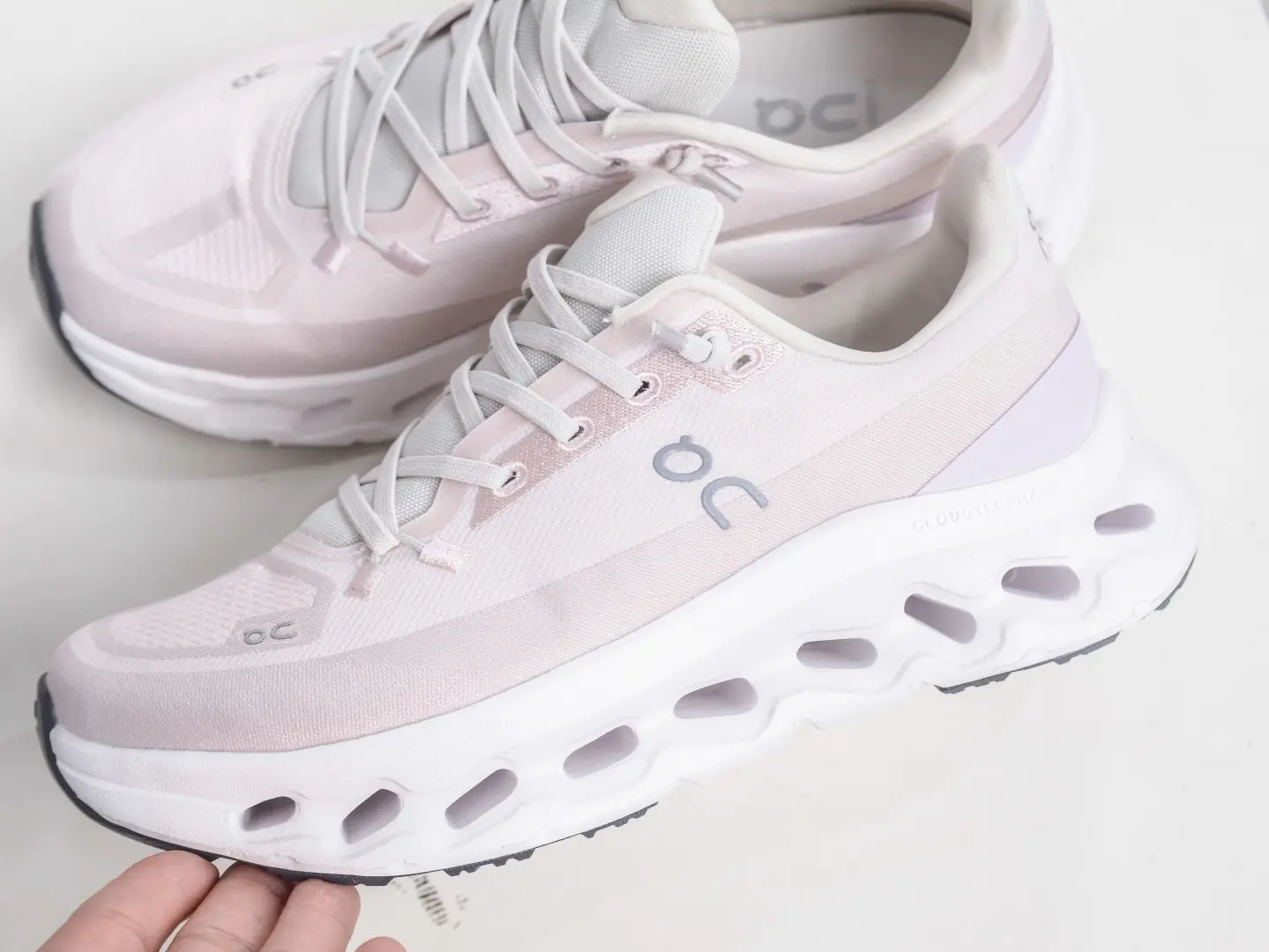 Soft Pink Lavender Hollow Thick-soled Casual Running Shoes, Gentle Low-saturation Palette Fits Sweet Daily Outfits And Spring Short Trips