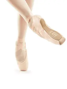 Gaynor Minden Lyra Sculpted Fit Pointe Shoe Supple Shank Deep Vamp