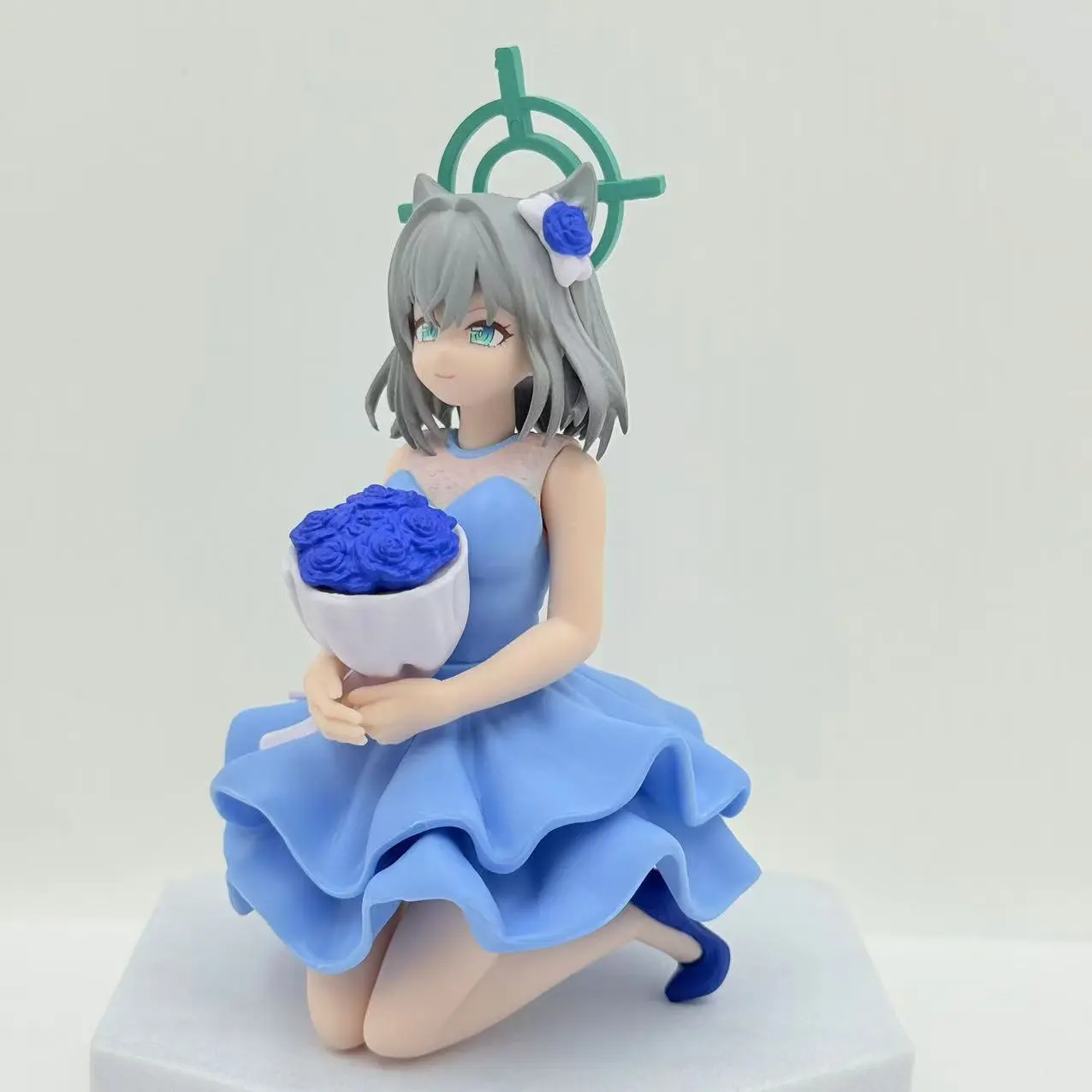 Little Girl Figure Model, Girls' Desk Decoration, Perfect Gift for Friends, Christmas and Birthday Present, Home Decor, Figurine