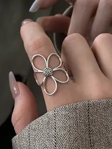 1pc Fashionable & Sweet Hollow Flower Adjustable Open Ring, Suitable For Women's Daily, Festival, Party Wear， Suitable For All Seasons, An Ideal Gift For Your Loved One, Adjustable Rings