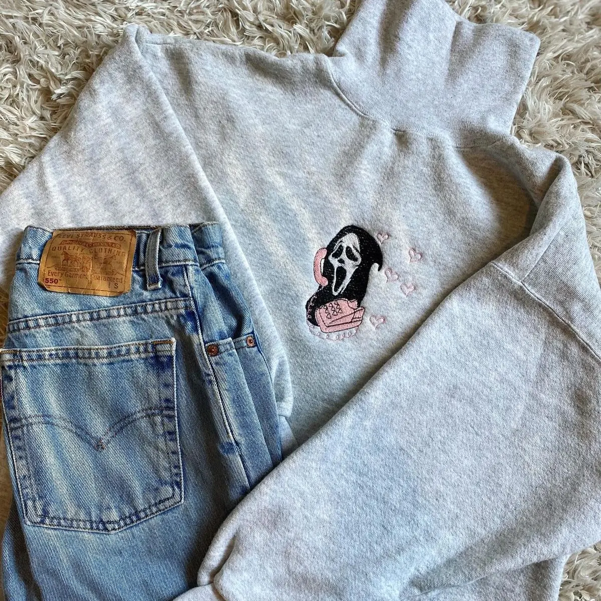 Scream ”ghostface” Embroidered Vintage Crewneck with Hearts