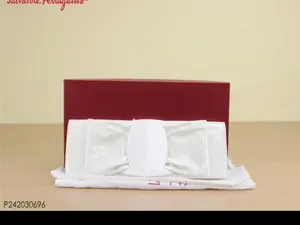 Pre-owned SALVATORE FERRAGAMO Leather Mini Bags FERRAGAMO salvatoreferragamo Preloved Clutch