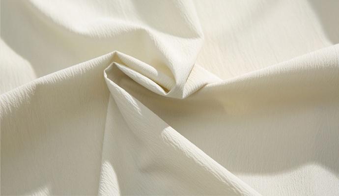 New Chinese-style long-sleeve top featuring bamboo leaf embroidery, a loose fit, frog buttons, design-forward retro high-end feel, and a drapey silhouette—a relaxed casual top with premium quality.