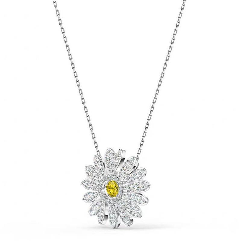 Women's Beating Heart Daisy Magic Necklace, Swarovski Element Crystal Clavicle Chain, Luxury Elegant Jewelry Gift for Her
