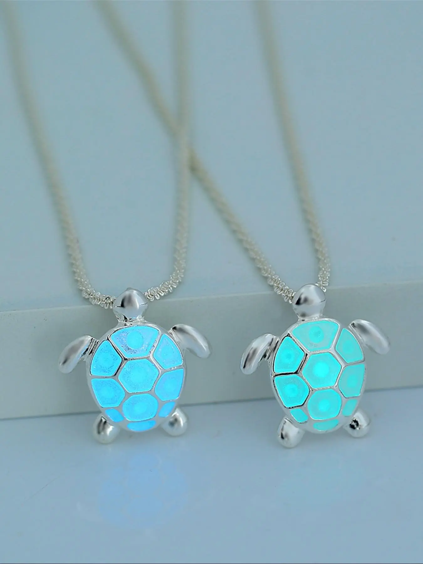 Luminous Turtle Pendant Necklace, Dainty Necklace, Fashionable Glow in The Dark Necklace for Women & Girls, Trendy All-match & Exquisite Jewelry for Birthday Gift