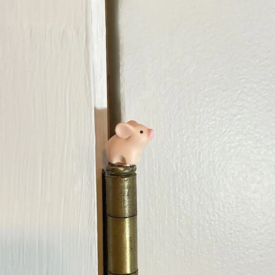 Hinge Head Pig, Hinge Heads Decorative Topper, Miniature Magnetic Figurine Door Decor, Whimsical Home Decor, Unique Gift, Gifts Under 10