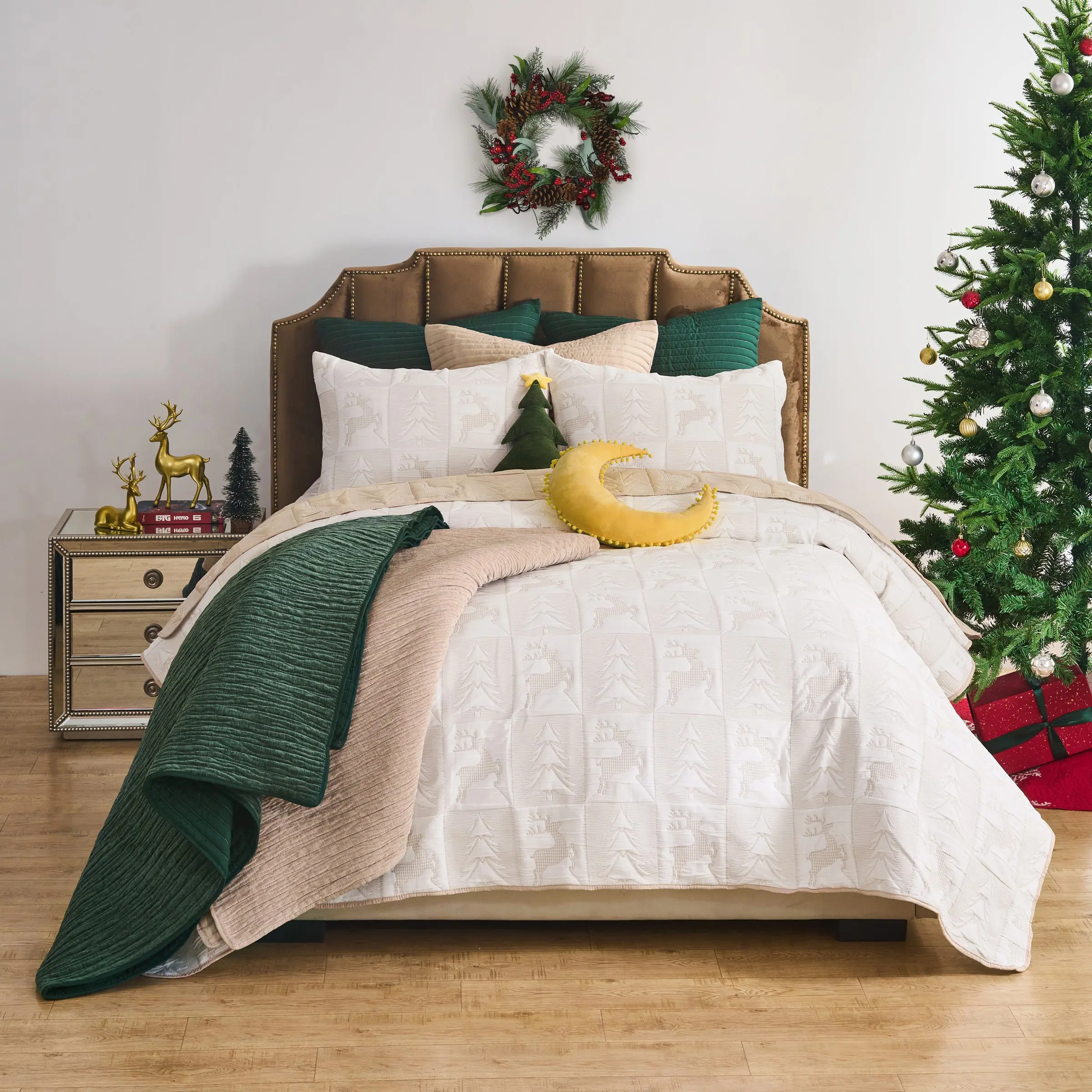 Greenland Home Fashions Reindeer Games Coverlet Set – 3-Piece Holiday Quilt, Reversible Red Lodge Bedding