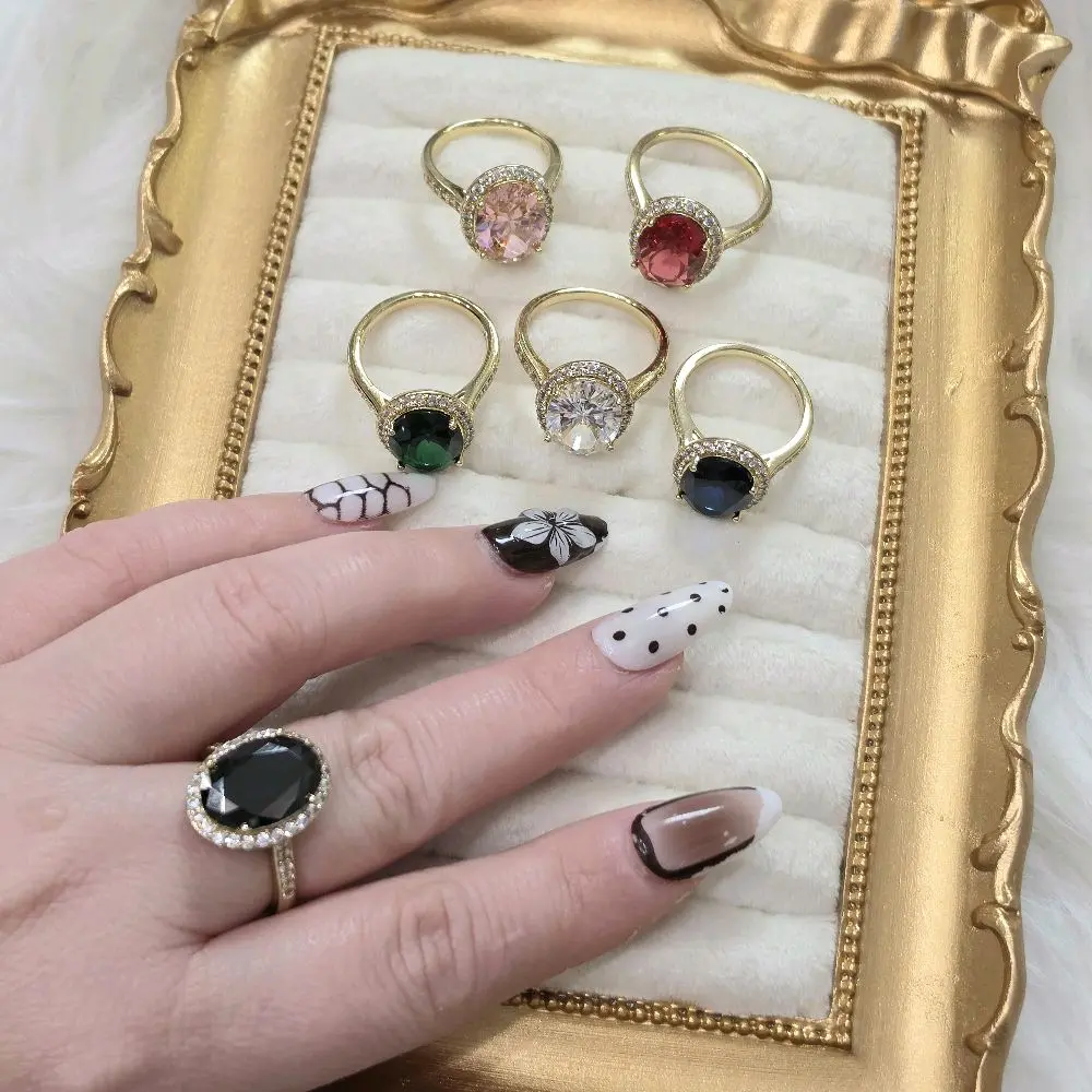 Anillos de piedras ovalados grandes. Seis colores disponibles. Laminado 14k