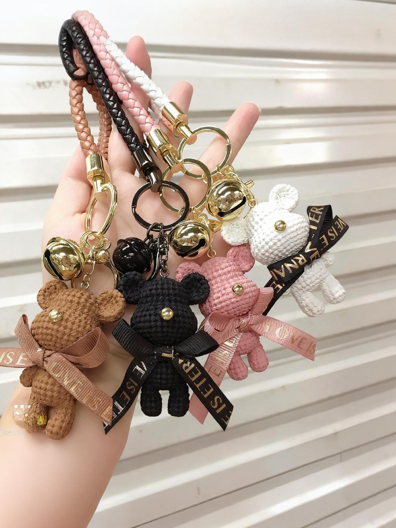 Set of Fun Gift Keychains with Bell Bowtie Bear, Cute Design Keychains for Family and Friends, Perfect Simple Accessories for Any Occasion, Keychain Kawaii, Teddy Keys.Stunning Little Gifts for Gatherings—Come Surprise Your Family and Friends!