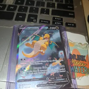 Pokemon (evolving skies) Dragonite V