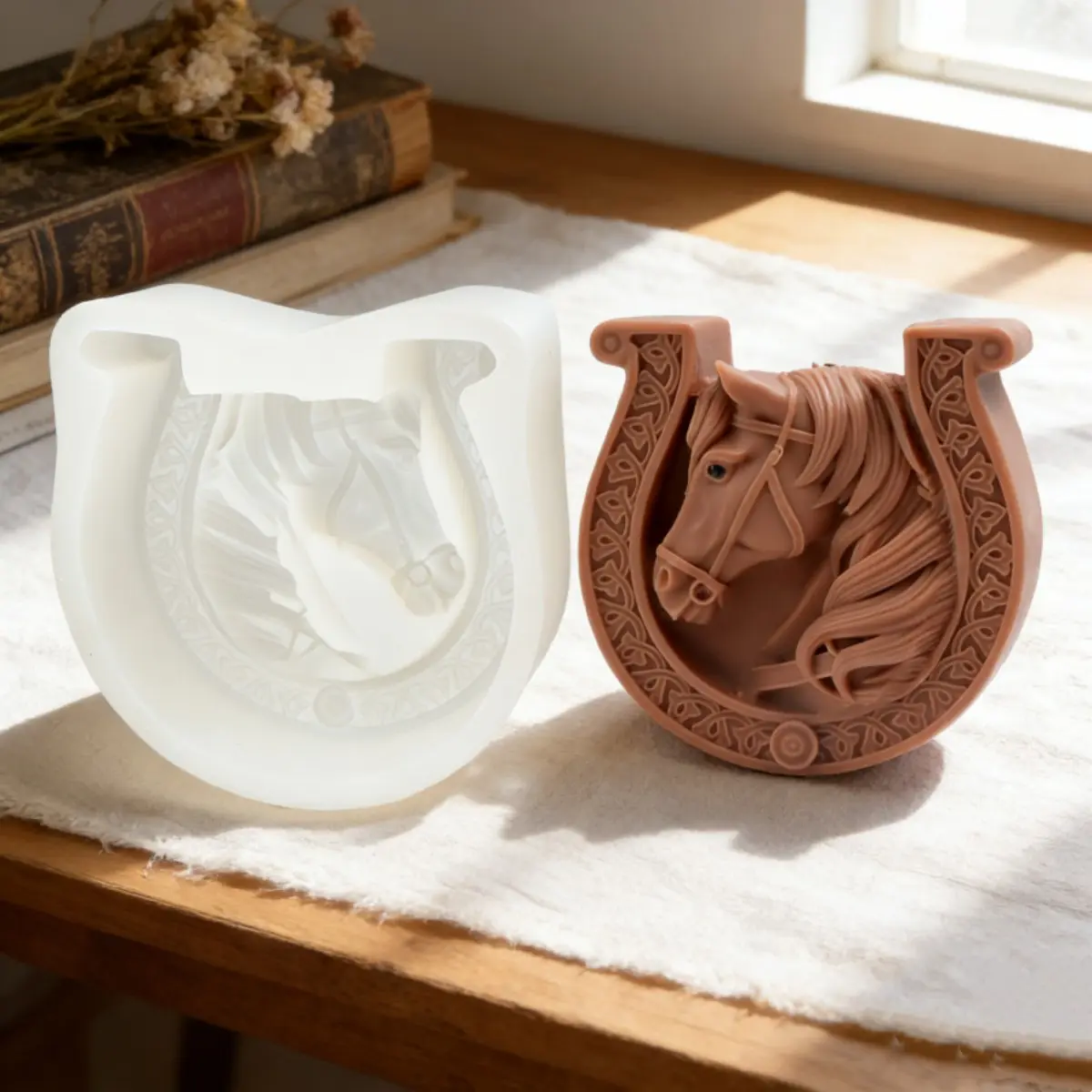 Vintage Horse Head Candle Silicone Mold, 3D Lucky Horseshoe Candle Mold, Soap Molds DIY Soap, Resin, Plaster Casting Equestrian Themed Home Decor, Handmade Crafts, Craft Gift for Horse Lovers, Handmade Gifts