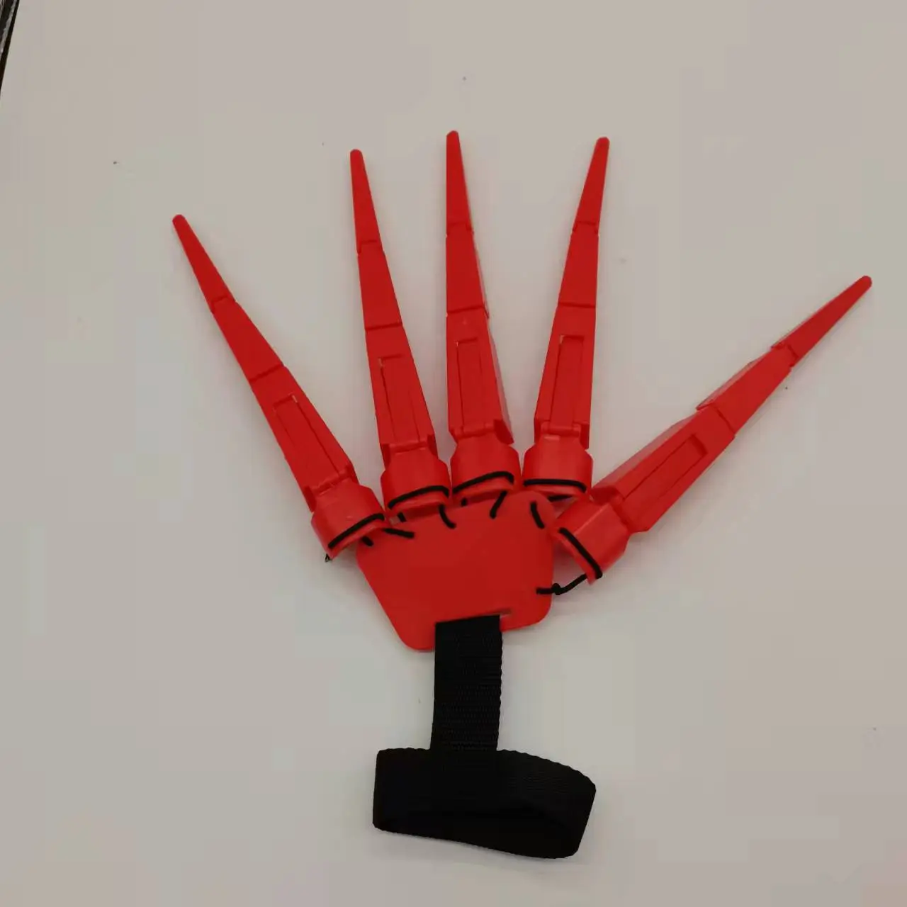 Spider Claw (left hand red)