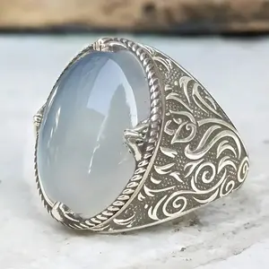 1pc Vintage Egg Shape Moonstone Ring for Men and Women, or Couples – Vintage Flower Carved Ring, Elegant accessory for daily wear, party and look classy, ​​gift for girlfriend, anniversary, date, promise