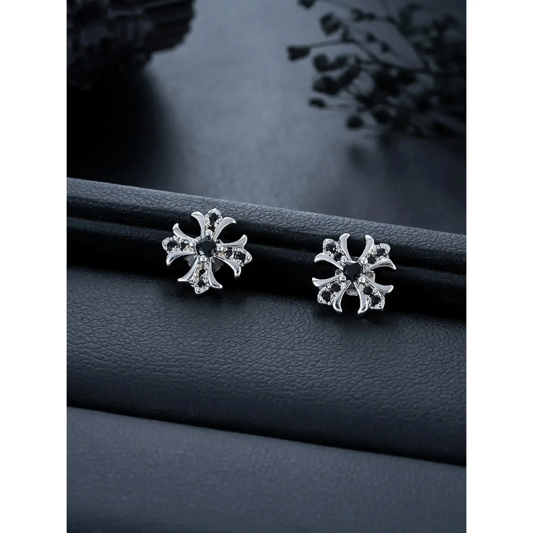 Cross Hip-Hop Ear Cuff, Unique Punk Style Earrings, Versatile High-End Daily-Wear Gift Idea for Women