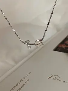 Tulip Design Pendant Necklace, Elegant Minimalist Necklace for Women & Girls, Trendy All-Match & Exquisite Jewelry for Birthday Gift, Dainty Necklace, Minimalist Chain