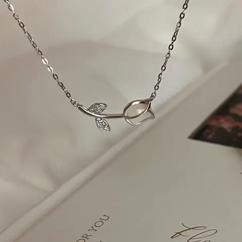 Tulip Design Pendant Necklace, Alloy Necklace, Elegant Minimalist Necklace for Women & Girls, Trendy All-Match & Exquisite Jewelry for Birthday Gift, Dainty Necklace, Minimalist Chain, Dainty Layering Jewelry, Fashion Accessory Necklace