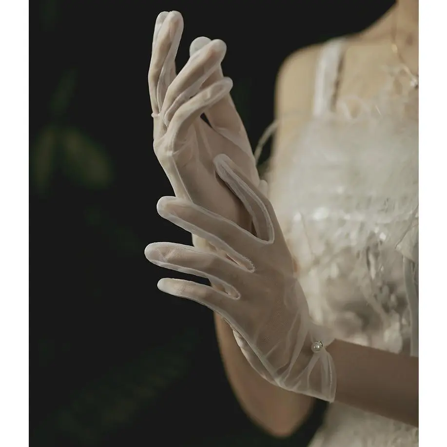 Elegant and high-end white satin wedding gloves, petal pearl bow net bridal gloves