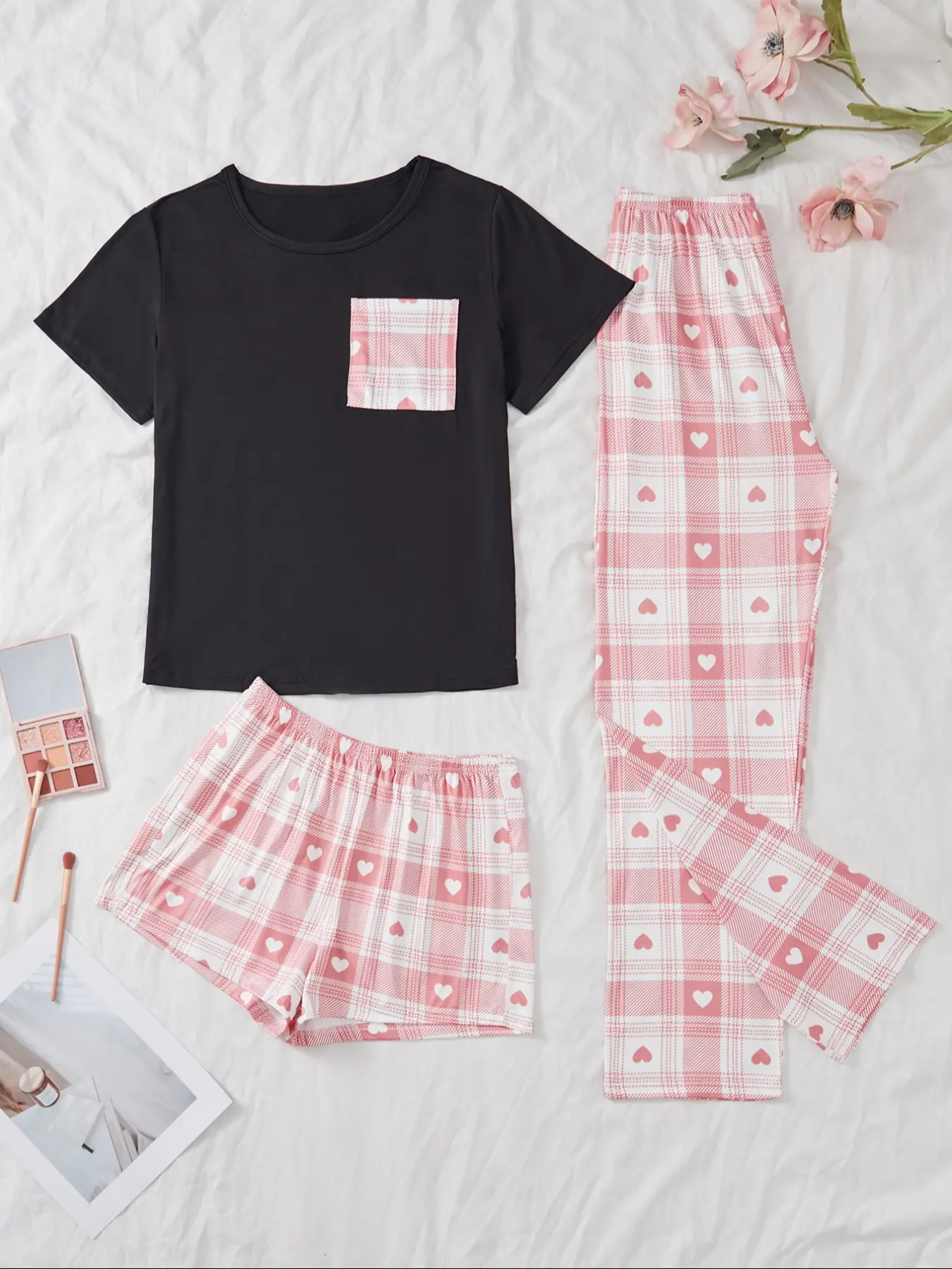 Women's Short Sleeve Top with Plaid Heart Print Shorts Pants Set, Casual Home Wear Loungewear Three Piece Pajama