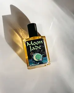 Moon Jade Roll On 15ml Oil: Blueberry, Matcha Green Tea, Cinnamon, & Clove
