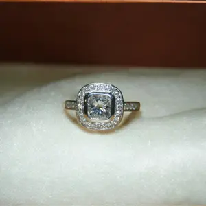 Upcarat Luxe Radiance: Timeless Diamond Elegance Radiant Cut Diamond Ring 1.00ct
