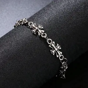 Y2k Silver Cross Bracelet - Trendy Silver Design with Cross Patterns