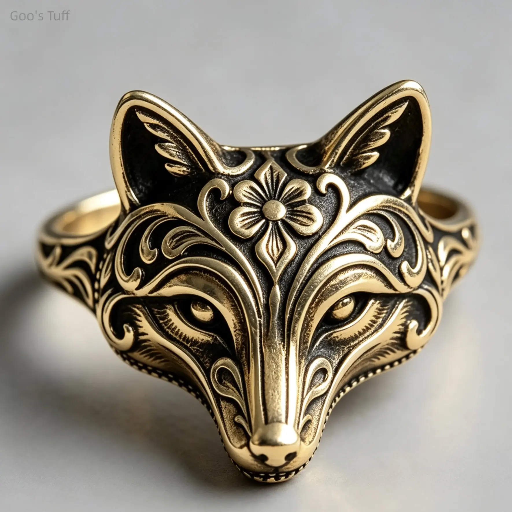 Alloy Animal Finger Ring - Carved Wolf & Fox Facial Design, Smooth Curved Lines, Unique Gothic Costume Jewelry Accessory for Party, Cosplay, Daily Wear