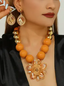 New Crystal Flower Necklace Set, Exaggerated Large Bead Choker, Fashionable Niche Accessories for Banquets and Parties, Wholesale