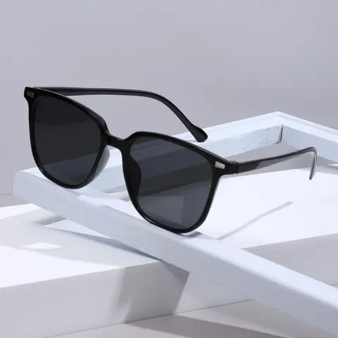 Simple Style Plain Color Sunglasses As Gift for Her & Him, 2024 Vintage Trendy Sunglasses for Sun Blocking, Fashion Women & Male Eyewear Accessories for Outdoor Activities