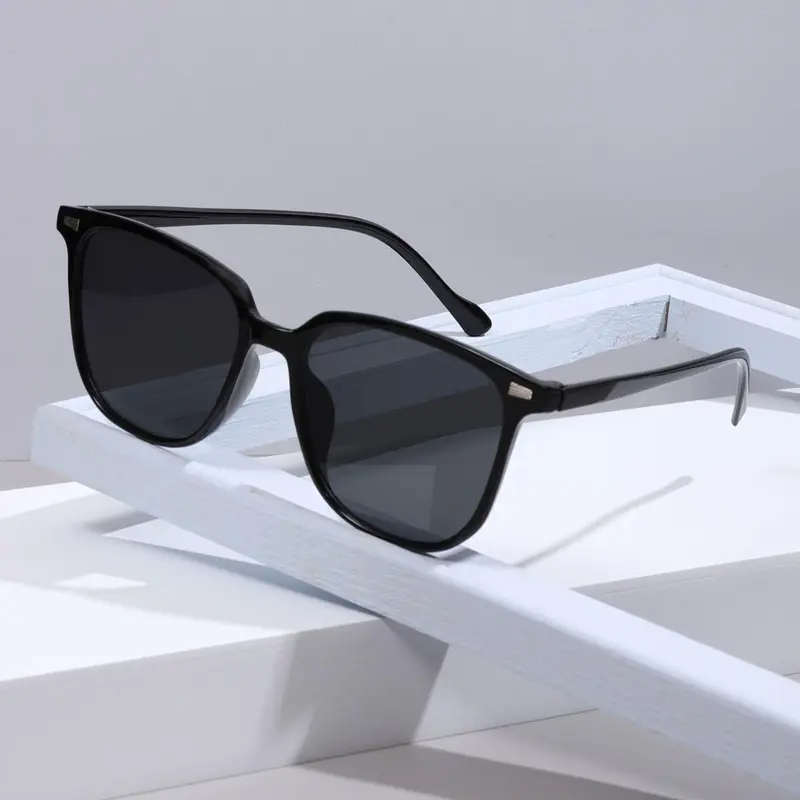 Simple Style Plain Color Sunglasses As Gift for Her & Him, 2024 Vintage Trendy Sunglasses for Sun Blocking, Fashion Women & Male Eyewear Accessories for Outdoor Activities