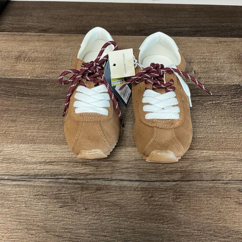 Universal Thread Women’s Tan Suede JoJo Sneakers