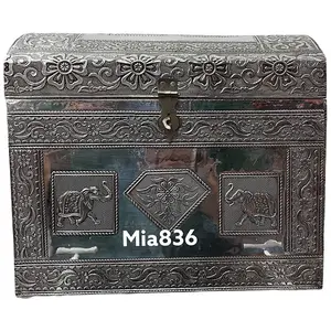 Mia836 Cofre Ogun Santería Altar Shrine for Orisha Ogun Iron War Labor Symbolic Three-Legged Iron Cauldron with Tools Stones and Ritual Elements