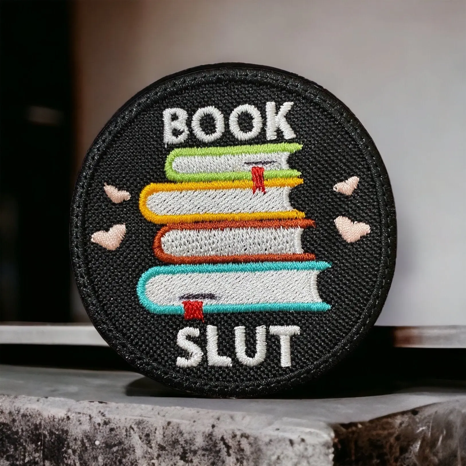 Chic Embroidered Book Lover Patch - Iron/Sew-On, Multi-Size, Whimsical Look, Versatile for Bags & Jackets, Fits Any Fabric Surface - Unique Gift for Bookworms